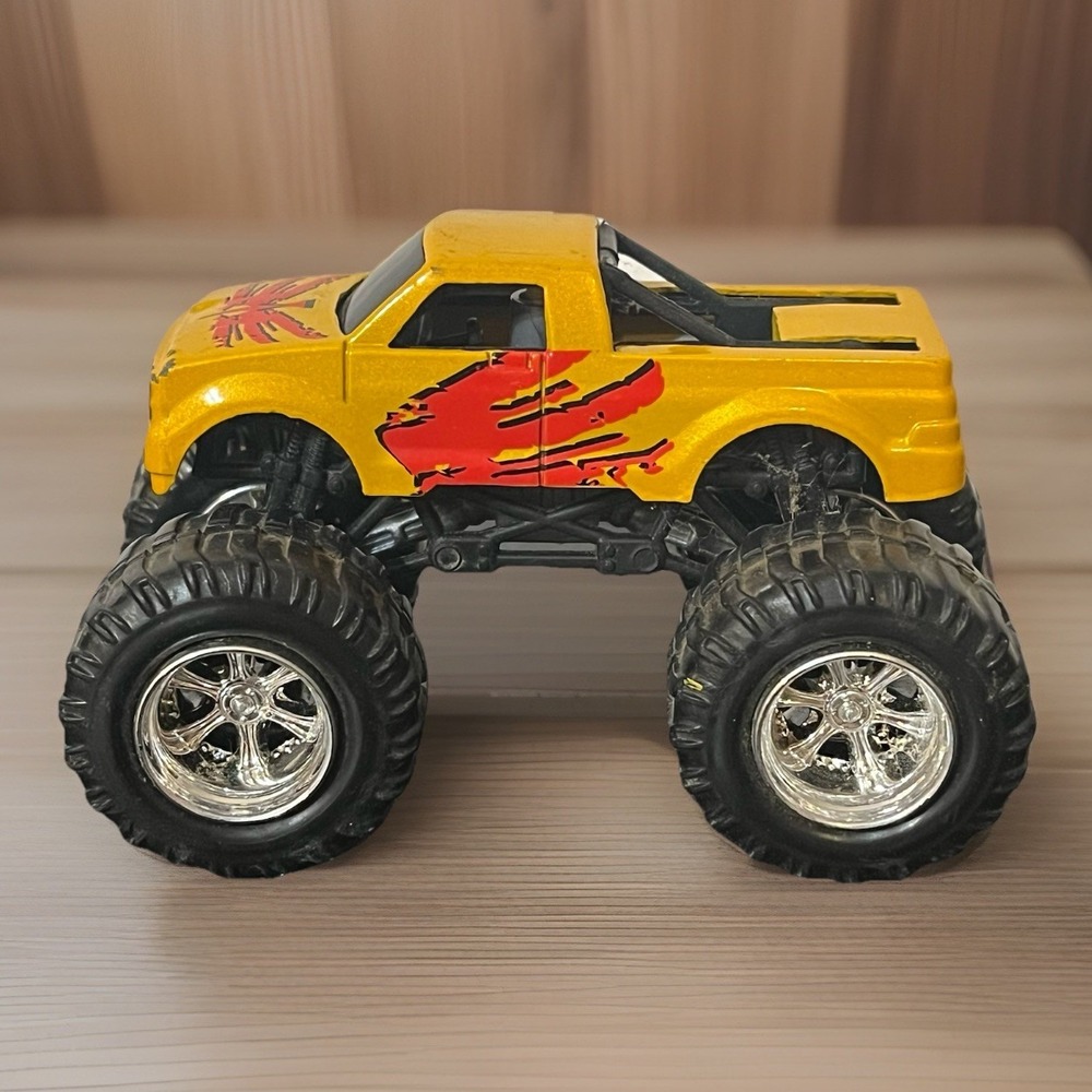 Motor Max Super Duty Lifted Truck Diecast Yellow Red Off Road Pickup 4" Kids Toy